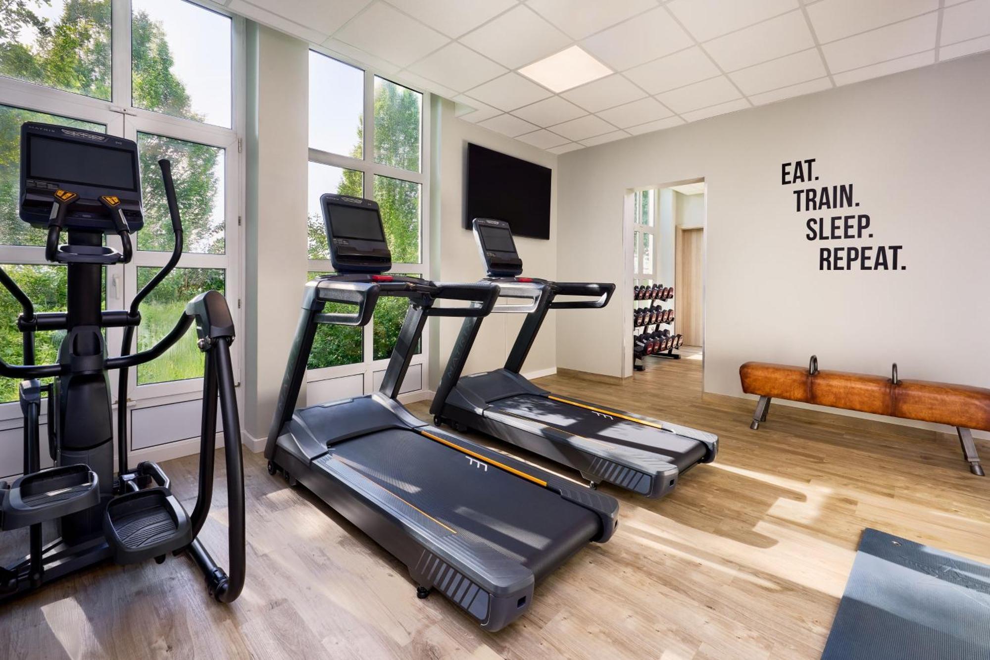 Courtyard By Marriott Dortmund Hotel Bagian luar foto