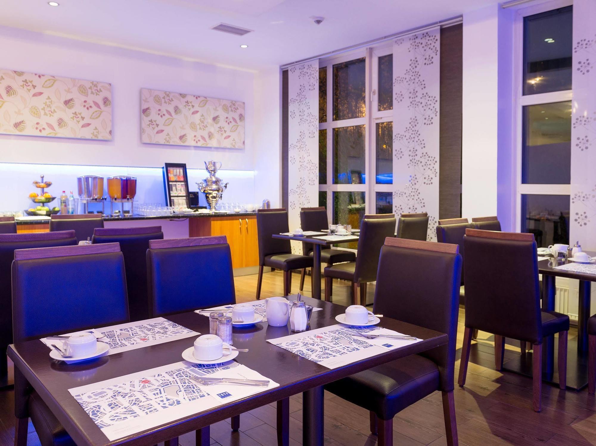 Courtyard By Marriott Dortmund Hotel Bagian luar foto