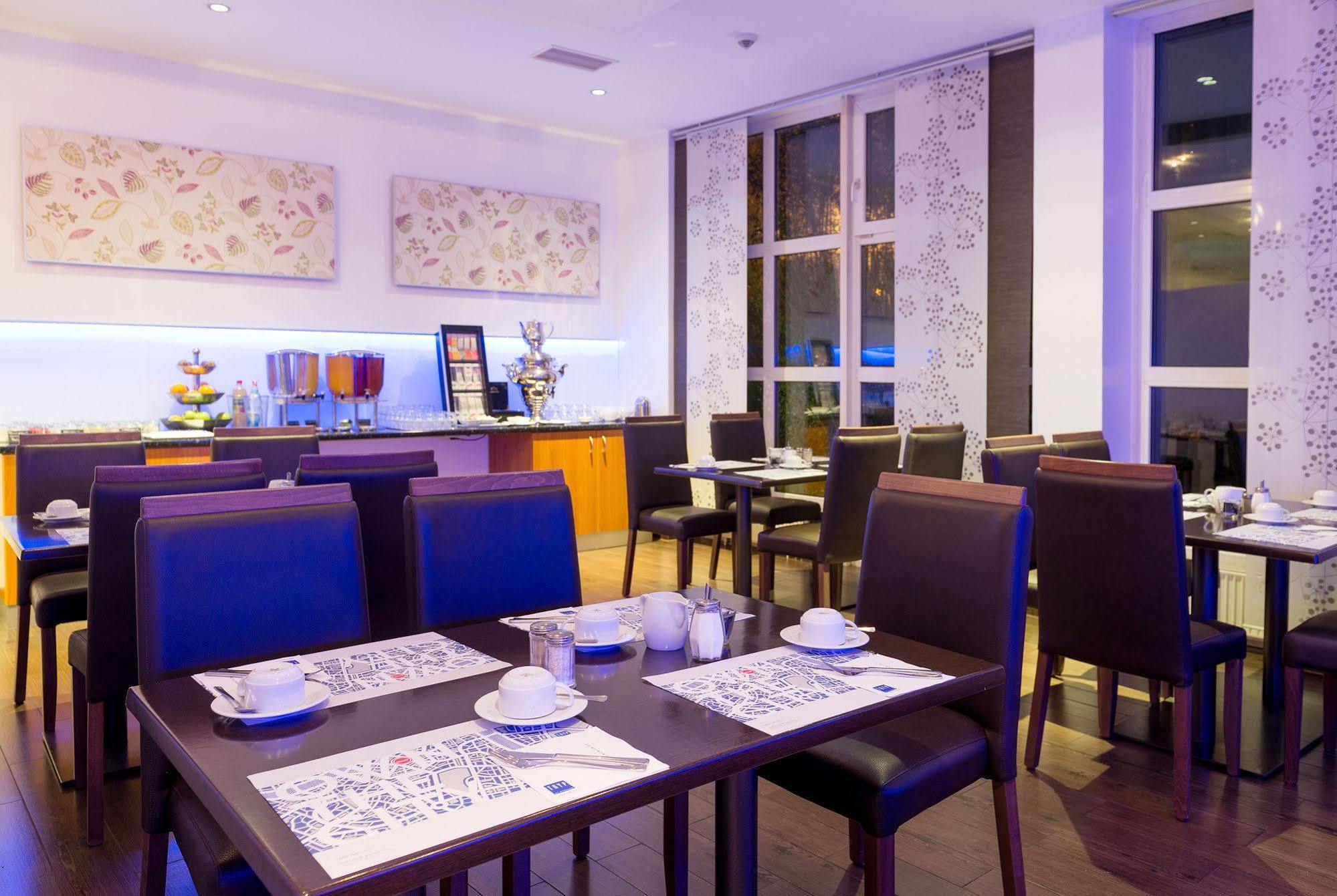 Courtyard By Marriott Dortmund Hotel Bagian luar foto
